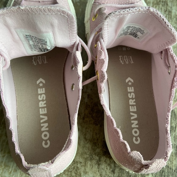 Clean {Converse}! - Picture 3 of 8